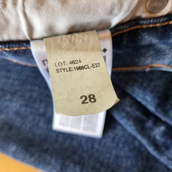 Yoga Jeans. Mom style. High waist, ankle length. Sz 28. Mid blue. - Picture 4 of 5